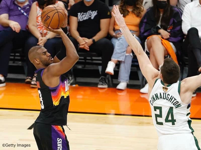 サンズがバックスに先勝…ポールが32得点9アシストと躍動／NBAファイナル