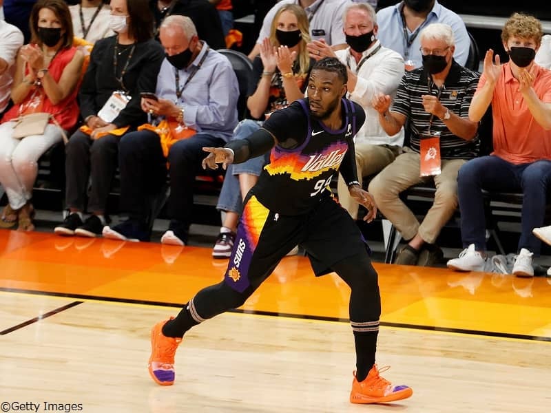 サンズを攻防両面で支えるクラウダー「このチームは互いのことを本当に信頼している」