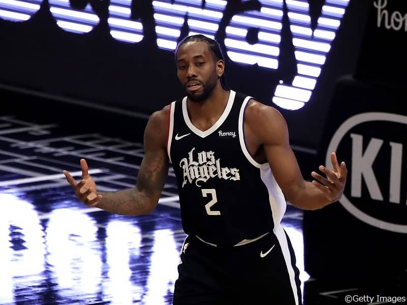 クリッパーズのカワイ・レナードが右膝の前十字靭帯部分断裂の修復手術に成功