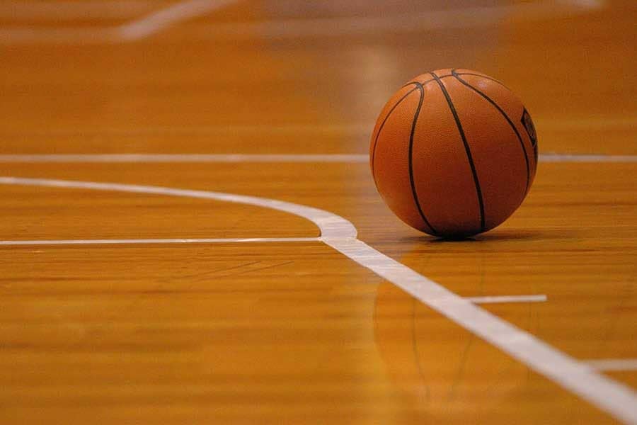 14歳で226cm、中国のバスケ少女に海外衝撃「おいまじか」「ジャンプボール意味ある？」