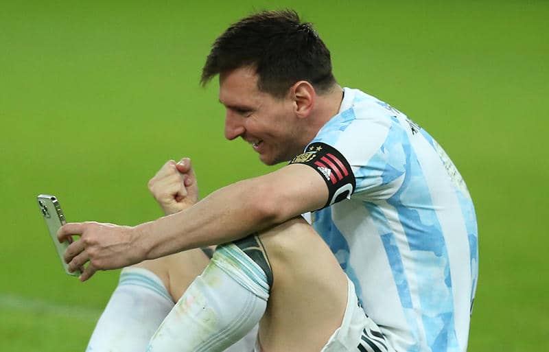 ペレ マラドーナ メッシ Cロナウド サイン入りユニフォーム 直筆サイン