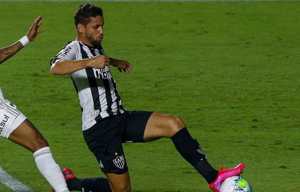 J1最下位の横浜FCが3人目の外国人補強！ ブラジル人DFガブリエウ・コスタ・フランサを完全移籍で獲得「最大限努力する」