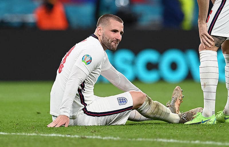 ルーク・ショー、肋骨骨折の状態でユーロ最後の3試合をプレーしていた模様…