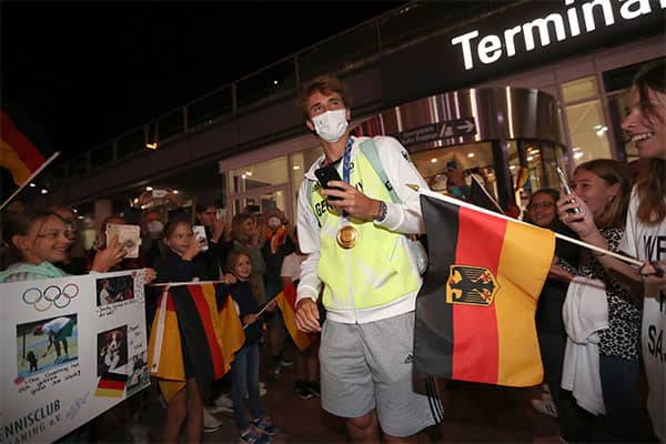 ズベレフ 凱旋「金が上陸」