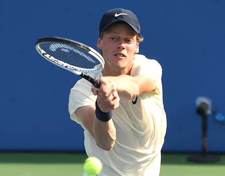 19歳シナー 失セット0で決勝へ