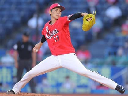 ロッテ佐々木朗希が語る自身の成長と大谷翔平。「僕も常識を覆すようなパフォーマンスを見せたい」