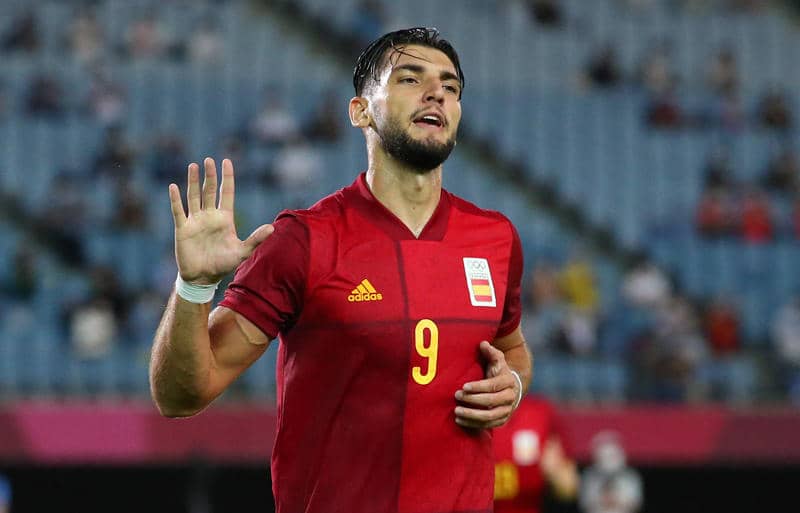 アトレティコ加入間近から一転、ラファ・ミルのセビージャ移籍が決定か