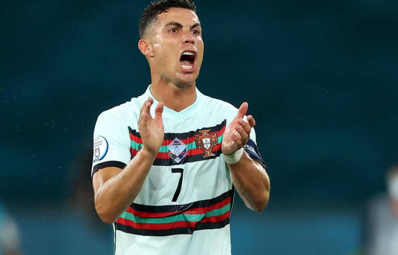 終盤のC・ロナウド弾2発でポルトガルがアイルランドに劇的勝利《カタールW杯欧州予選》