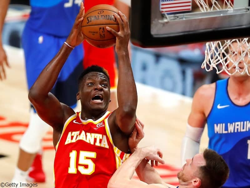 クリント・カペラがホークスとの延長契約に合意！ ヤング、コリンズとの3本柱を保持