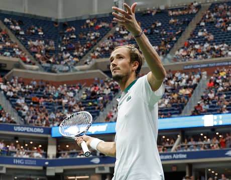 メド 快勝で全米OP8強へ