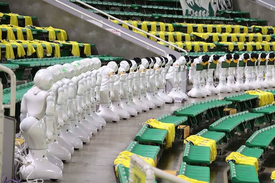 「もはや悪夢」「恐怖すぎる」　鷹ロボット軍団、衝撃の5000体熱唱にファン悲鳴