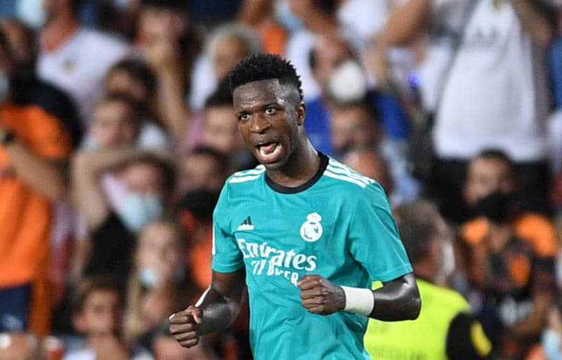 劇的勝利で単独首位のレアル、1G1Aのヴィニシウスは謙虚な姿勢　「チームの勝利が重要だ」