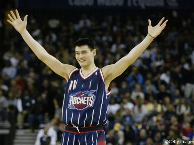 ロケッツ時代の元同僚アルストンがヤオ・ミンを回想「彼は唯一無二の男だった」