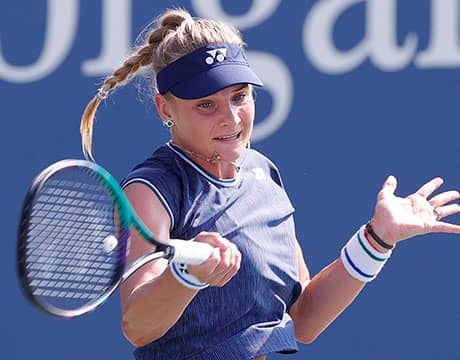 ヤストレンスカ 初戦で完勝