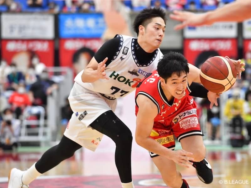 信州が敵地で富山に連勝を飾る…後半に躍動した岡田侑大が18得点をマーク