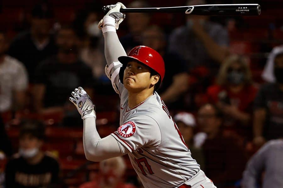 【MLB】米メディアが衝撃を受けた一発　大谷翔平、伝説の右手1本“グリーンモンスター越え弾”