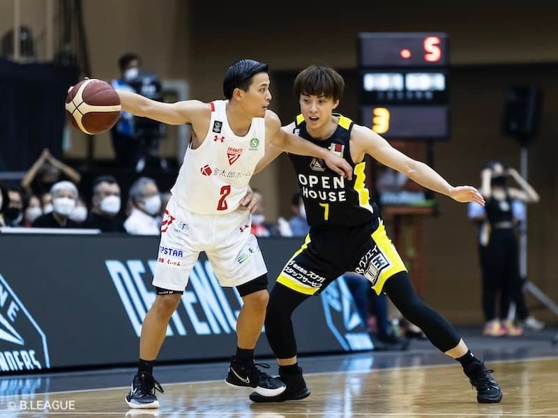 富樫勇樹の活躍で千葉が敵地で連勝を飾る…京都と大阪の対戦は激闘に／B1第2節