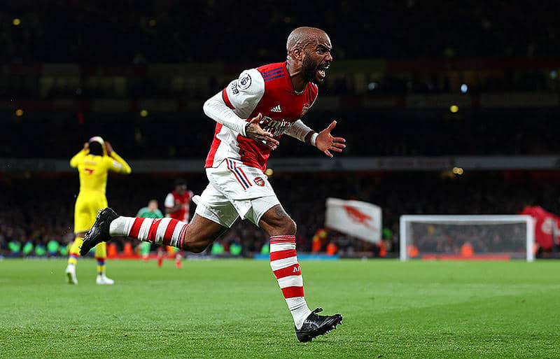 アーセナルがラカゼットの土壇場弾で劇的ドロー…古巣凱旋のヴィエラ監督は目前で勝利を逃す《プレミアリーグ》