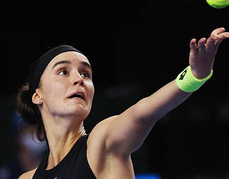 世界57位 前回覇者破り初戦突破