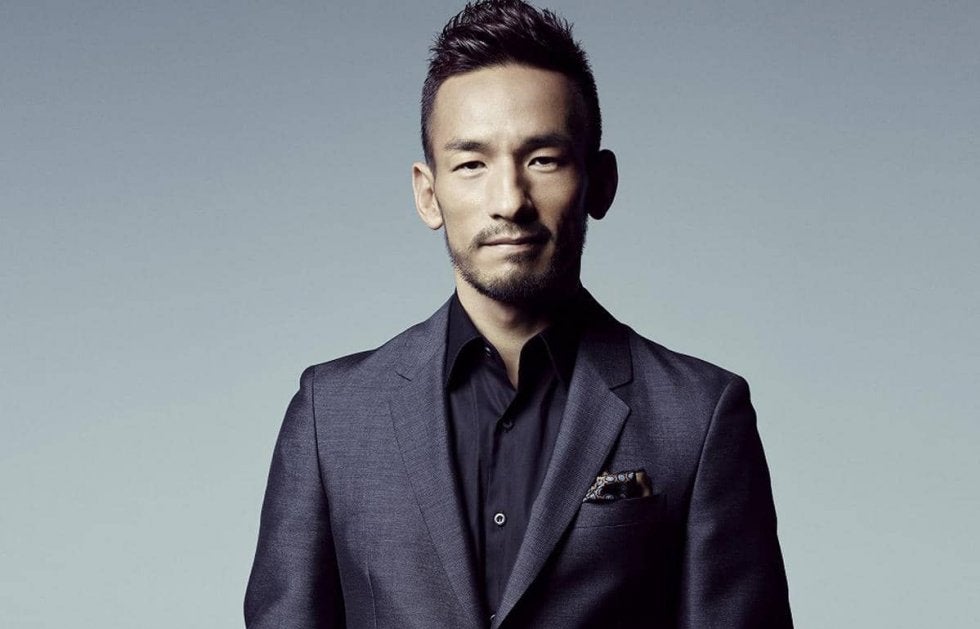 中田英寿氏がモトローラの新スマホのビジュアルに登場！