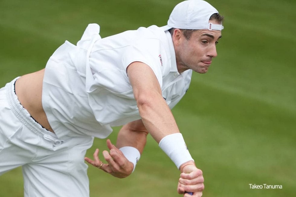 イズナーが先週誕生した息子も含めた家族写真を披露