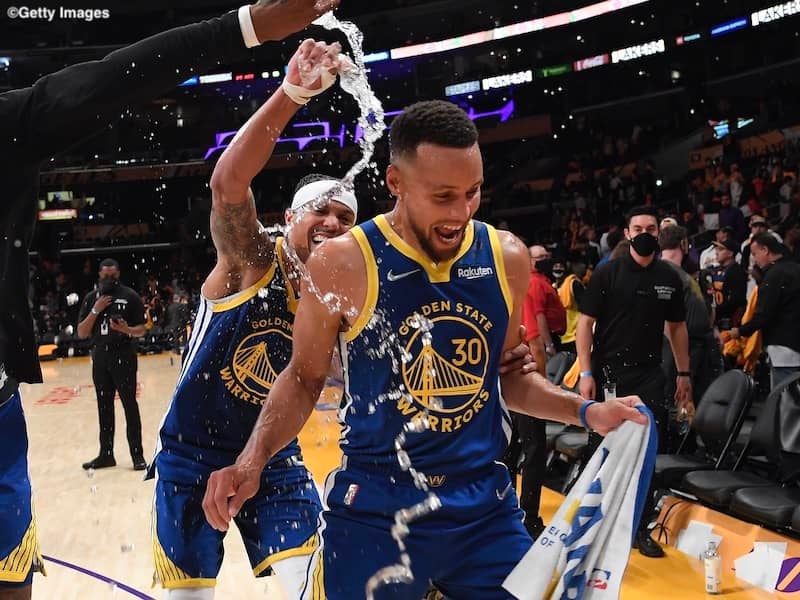 開幕戦でトリプルダブルのカリー「私たちには学び、成長する余地がたくさんある」