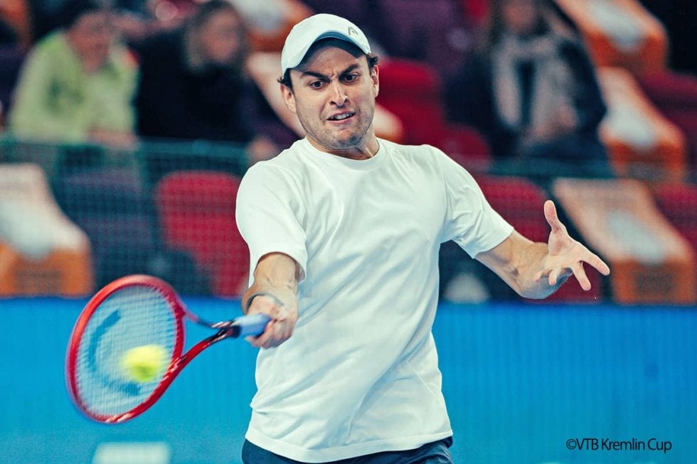 カラツェフがストレート勝ちで8強入り、時差ボケも「ほぼ大丈夫になった」 [VTBクレムリン・カップ]