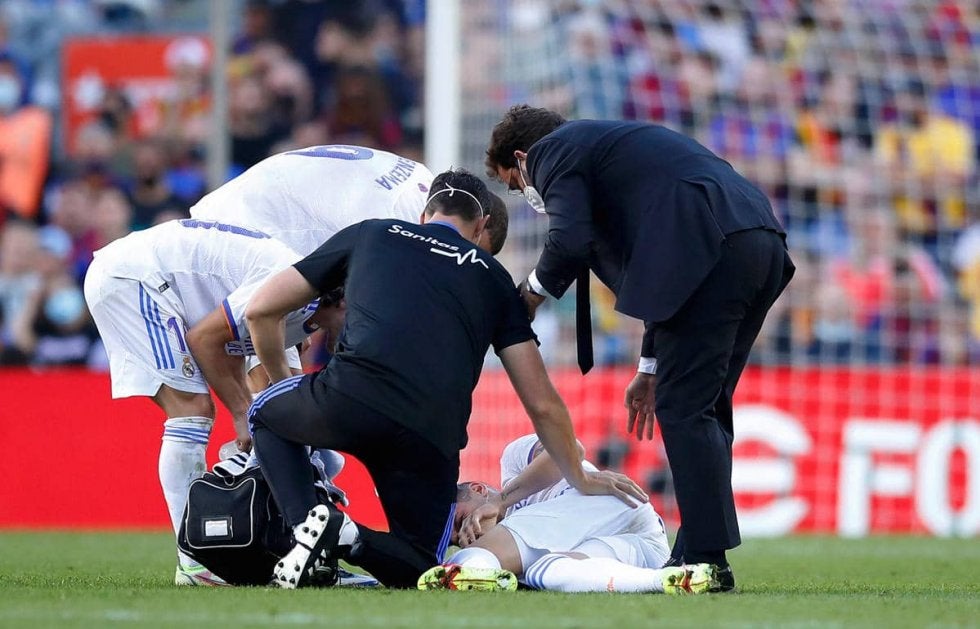 ピケと頭部が接触し崩れ落ちたバルベルデ、着地時にヒザのじん帯と胸部挫傷のケガで10日程度の離脱へ