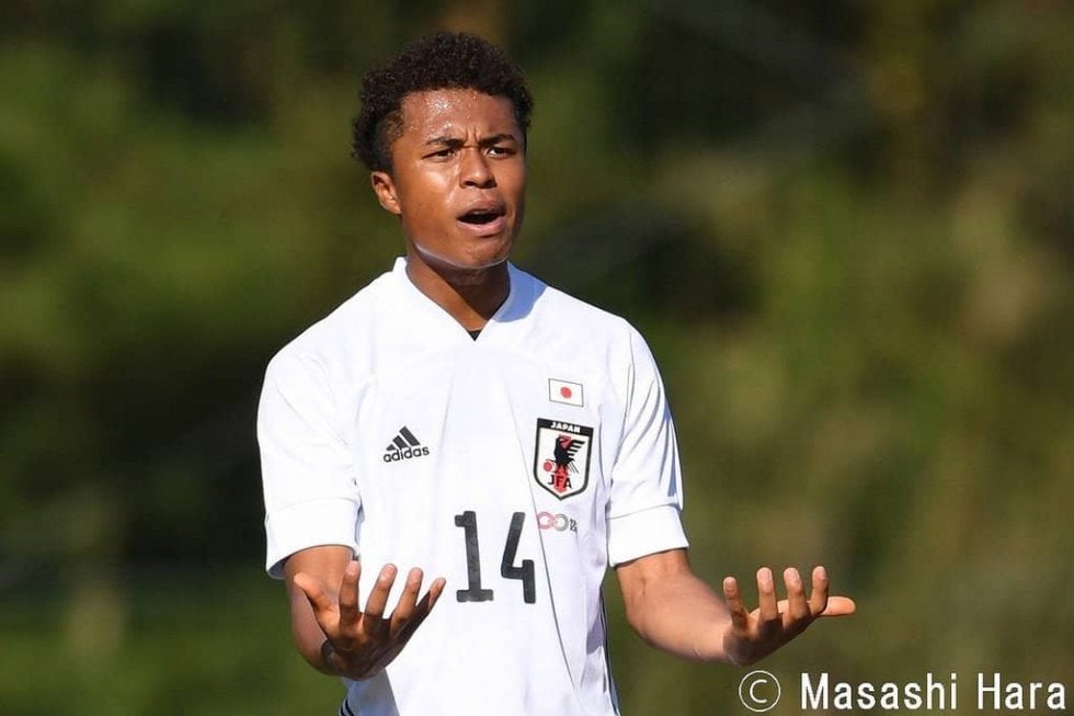 【久保建英のチームメート候補】「ピッチに立てば先輩も関係ない」有言実行の藤田譲瑠チマ【VS香港代表戦】「キャプテンマークを巻いた2人の特別な還元」(2)