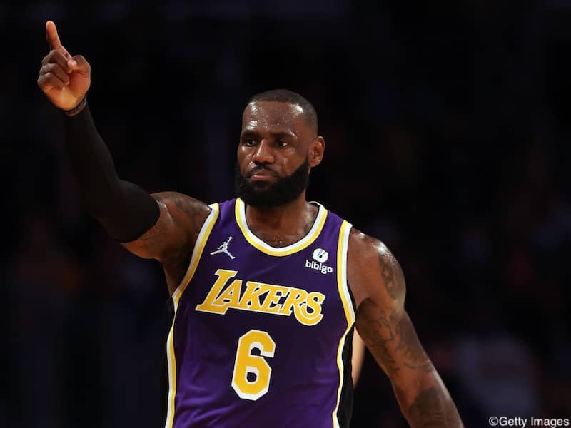 スター軍団・レイカーズがついに勝ち越し、ネッツも勝利で勝率5分に/NBA