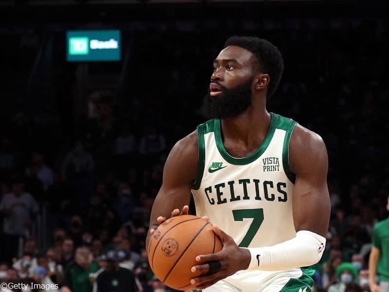 ジェイレン・ブラウンが新型コロナの後遺症を語る「これまでの状態まで回復していない」