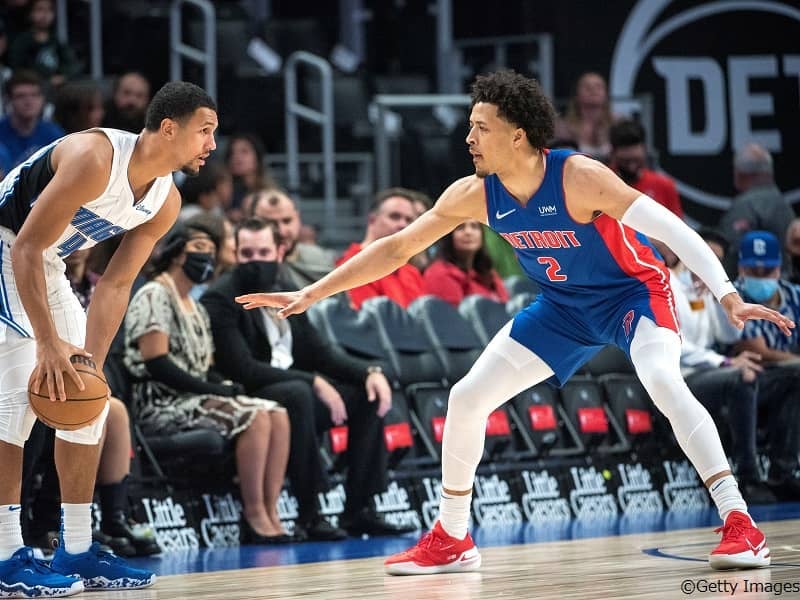 マジック戦でNBAデビューを飾ったケイド・カニングハム「今は自由にプレーできている」 バスケットボール スポーツブル (スポブル)