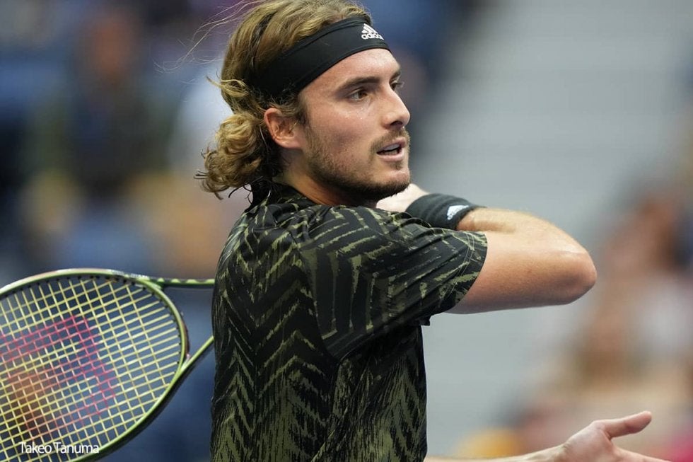 チチパス、わずか6ゲームで途中棄権。ツアー最終戦に暗雲「腕に問題を抱えている」[ロレックス・パリ・マスターズ]