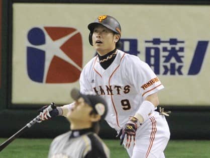 巨人・亀井善行が語るプロでの一番の衝撃と忘れられない会心の一打。「ホームランを狙って打席に入った」