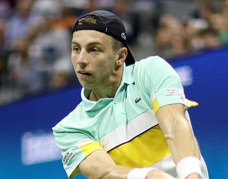 CH史上初 1年間で7度の優勝