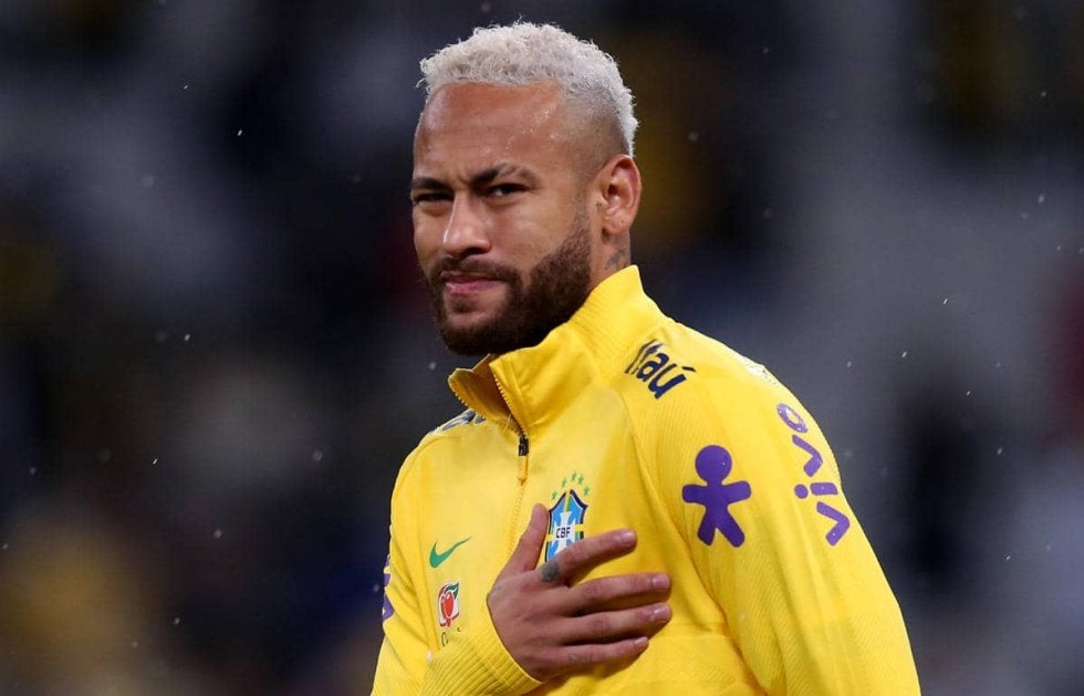 サポーターからの嫌がらせに苦しむ少年にネイマールが救いの手、優しく抱きしめユニフォームをプレゼント サッカー スポーツブル (スポブル)