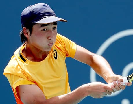 望月 初戦突破 相手が途中棄権