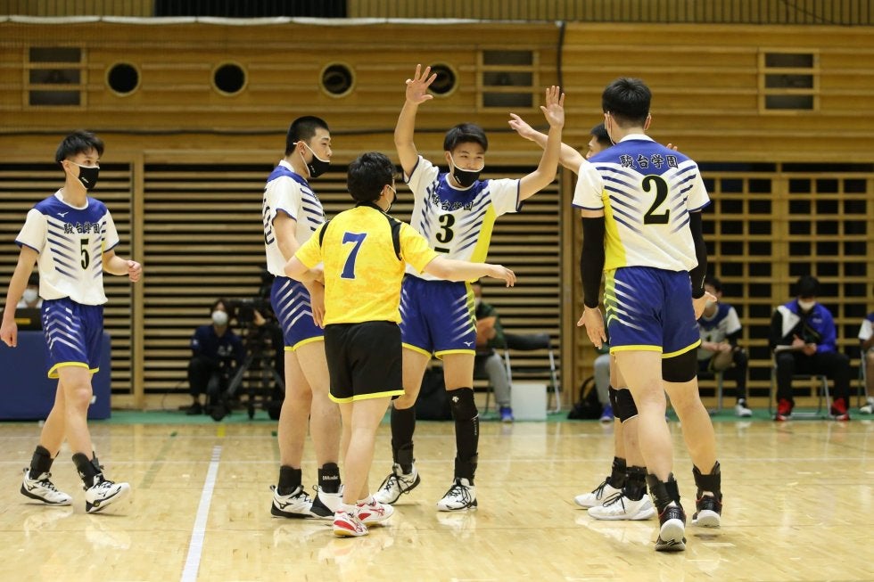 サントリーのホームゲームで駿台学園高vs.東亜学園高のエキシビションマッチ開催