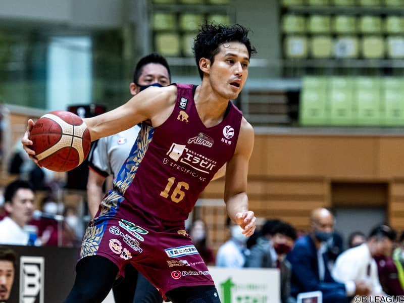 越谷が鮫島宗一郎との契約を発表「チームにプラスの影響を与えられるよう…」