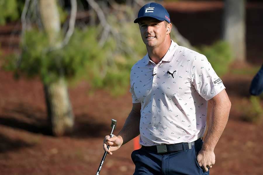 怪物デシャンボー、衝撃402yショットでドラコンV　米騒然「煙出た」「マジ狂ってる」