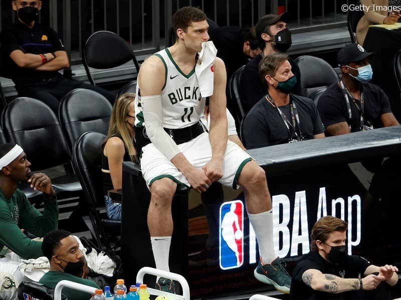 バックス不動の先発センター、ブルック・ロペスが背中の手術により無期限の戦線離脱に