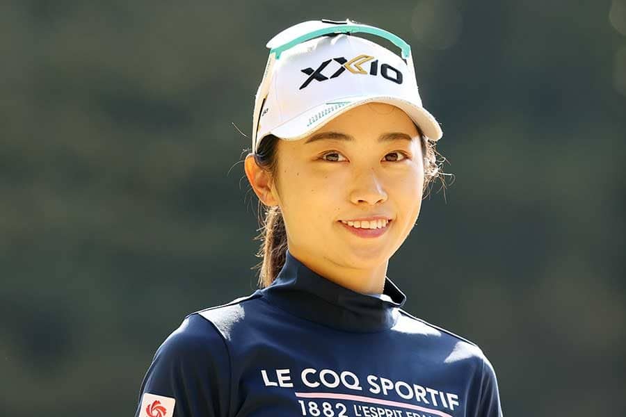 20歳安田祐香「お姉ちゃん、ありがとう」　キャディーの姉に“姉妹2ショット”で感謝