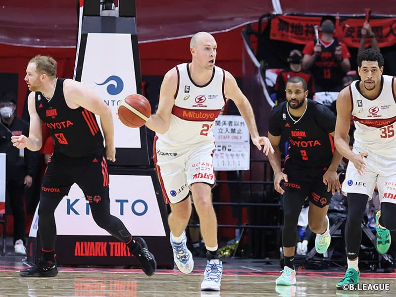 首位攻防戦を制したのは川崎…藤井&ファジーカスが躍動し、A東京に完勝