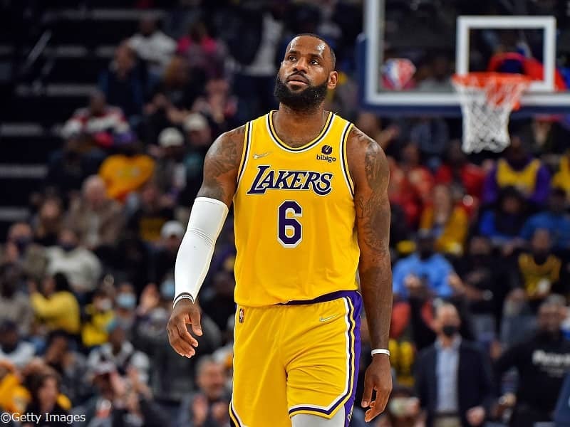 レブロンが通算100度目のトリプルダブル、通算スティール数でも歴代トップ10入りへ肉薄