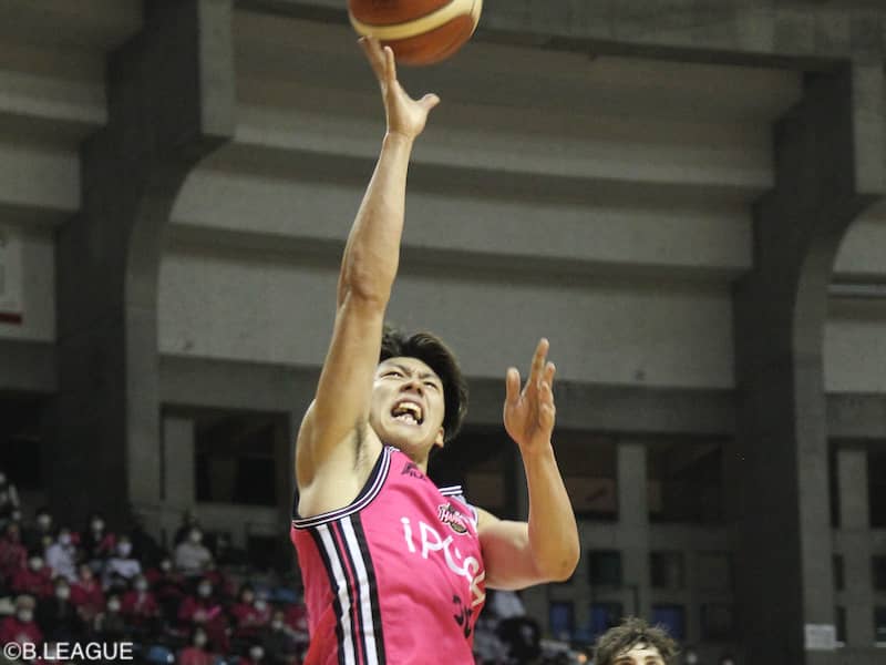 ベンチスタートの保岡龍斗が3P4本の18得点！A東京の猛追振り切り嬉しい勝利