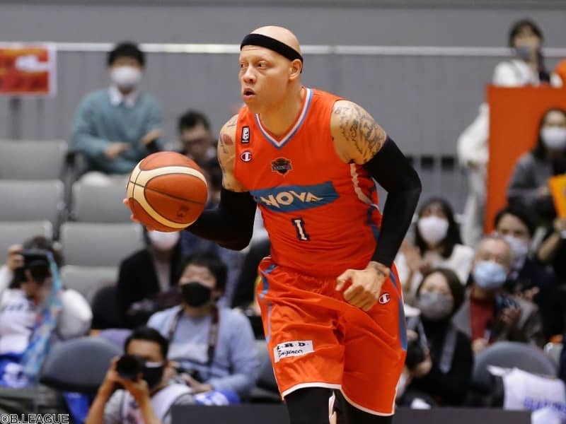 広島のトーマス・ケネディが通算1万得点と3ポイント1000回成功を達成