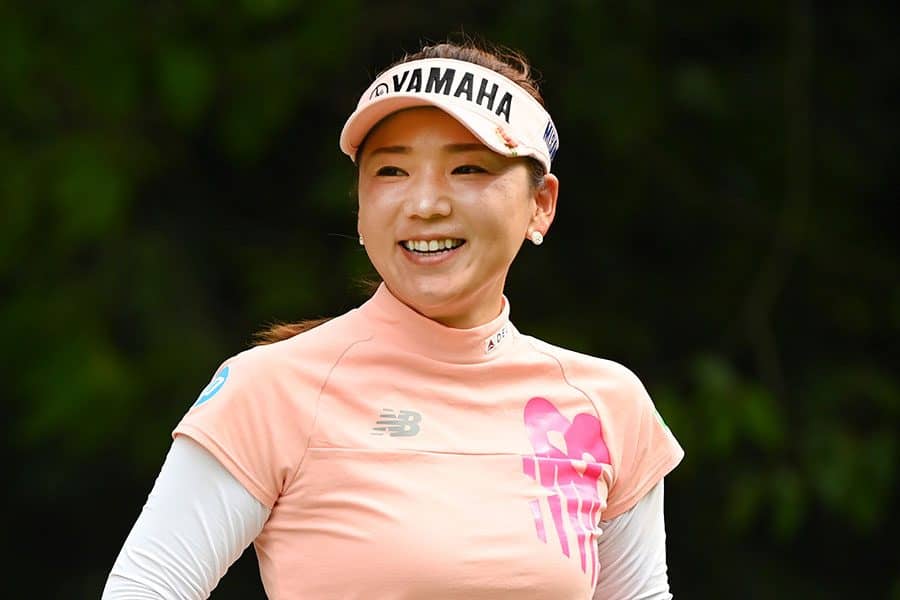 有村智恵、花柄ワンピの結婚報告に祝福続々　宮里藍「2人なら絶対幸せになります！」