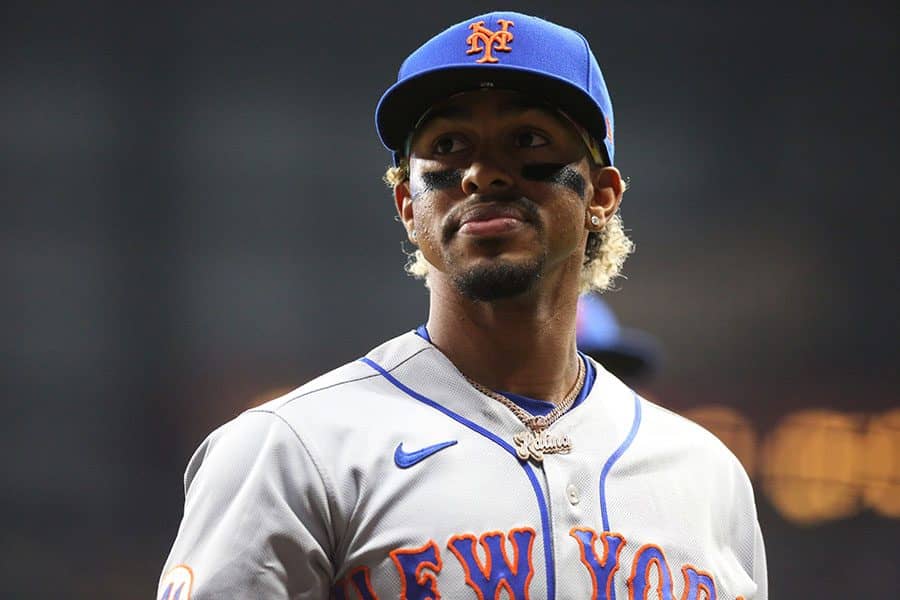 【MLB】メッツ内野手が美人婚約者と結婚　幻想的なラブラブ写真にファン「極めて美しい」