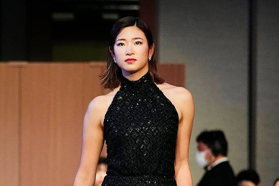 原英莉花、黒の絢爛ノースリーブドレス披露　クリスマスの予定「実は…」と自ら明かす【JLPGA年間表彰式】