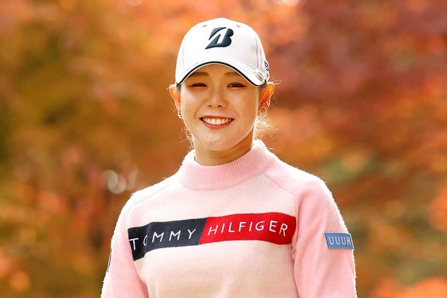 カチューシャ付き“お姫様風ドレス”で出席　年間表彰式のゴルフ吉田優利に9000件反響